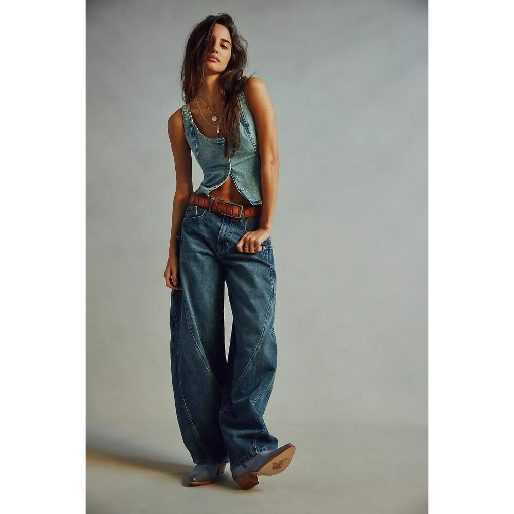 F-70. Free People We The Free Sugar And Spice Barrel Jeans Beatrix Indigo 26